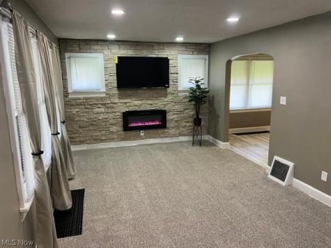 565 Eva Avenue Akron OH 44301
