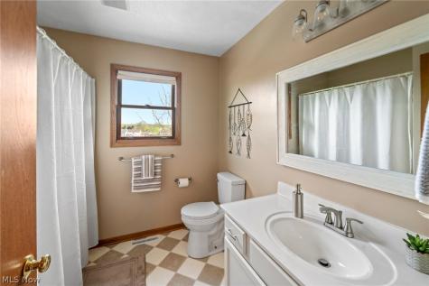114 Shawnee Circle Louisville OH 44641