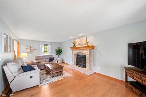 114 Shawnee Circle Louisville OH 44641