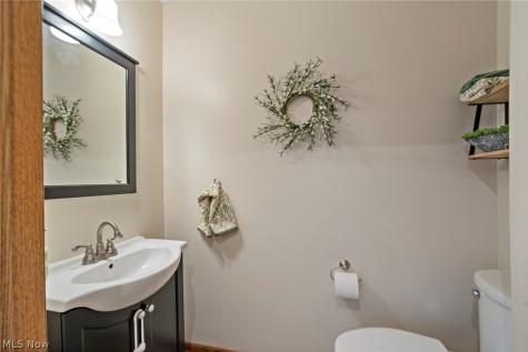 114 Shawnee Circle Louisville OH 44641