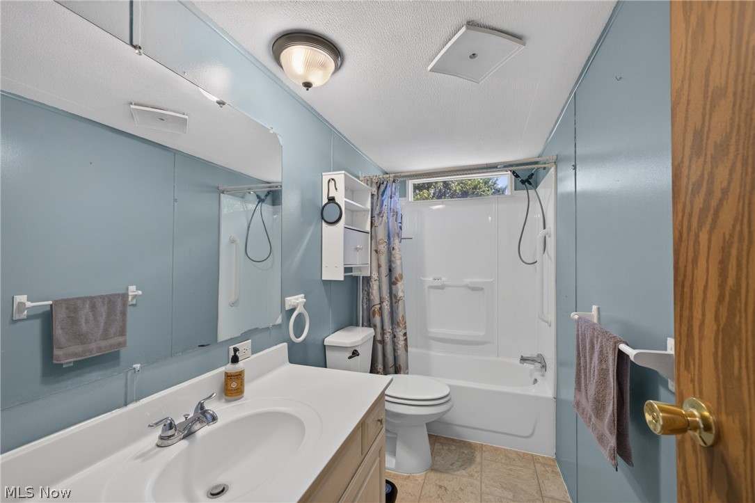 13041 Kevin Lane Chardon OH 44024