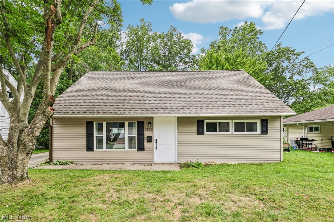 1562 Denison Avenue NW Warren OH 44485