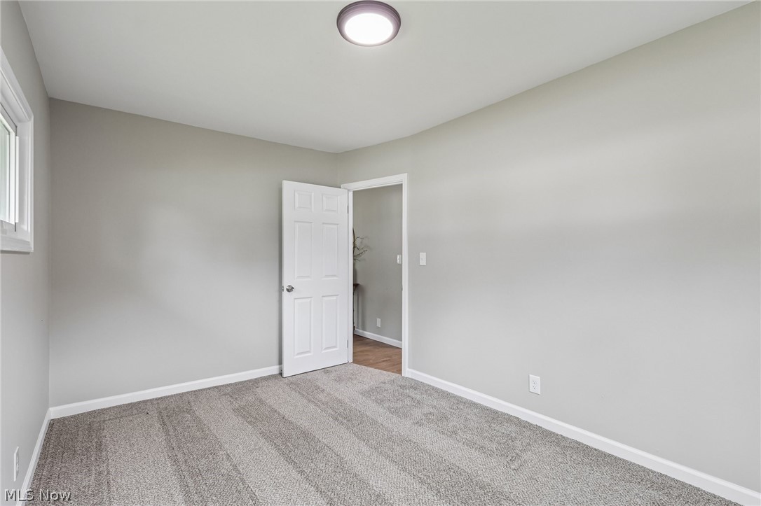 1562 Denison Avenue NW Warren OH 44485