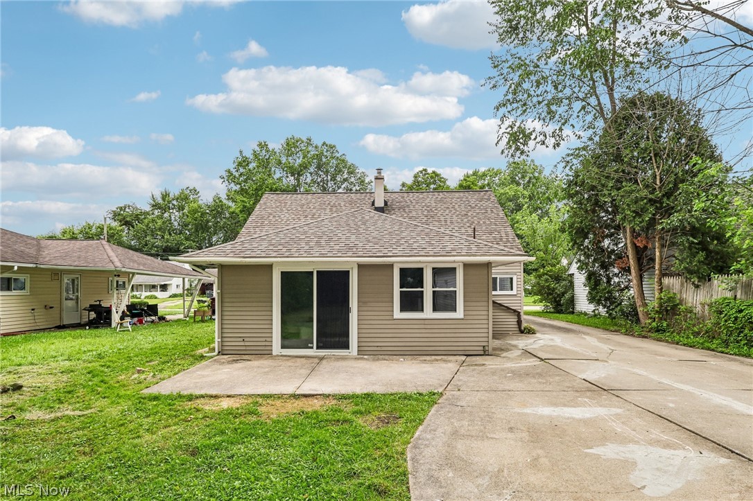 1562 Denison Avenue NW Warren OH 44485