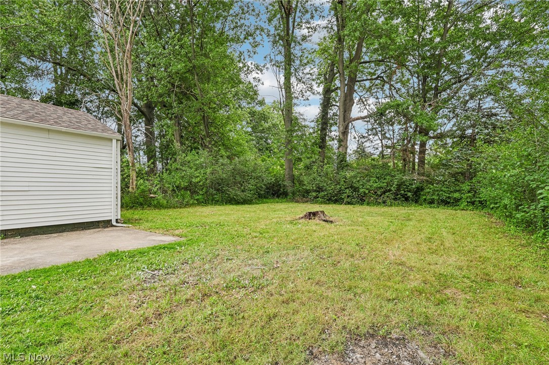 1562 Denison Avenue NW Warren OH 44485