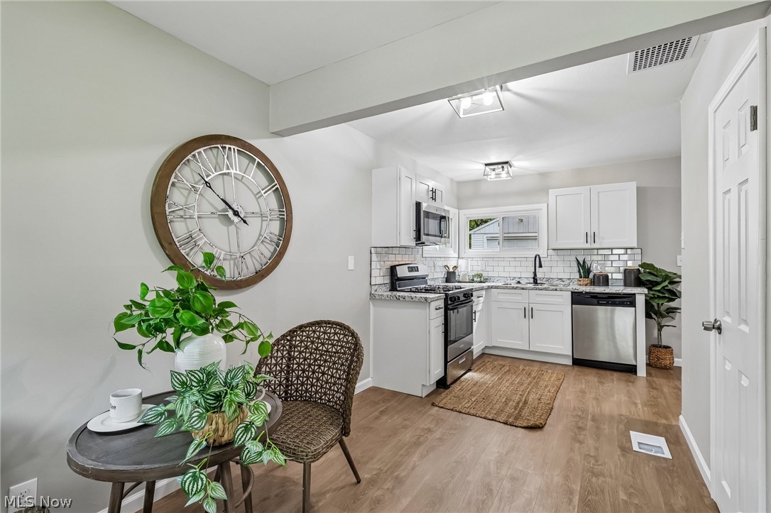 1562 Denison Avenue NW Warren OH 44485