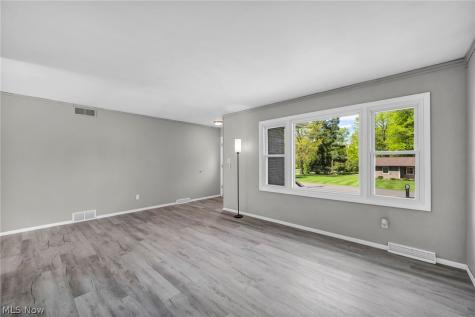 1543 Lindakay Drive Akron OH 44312