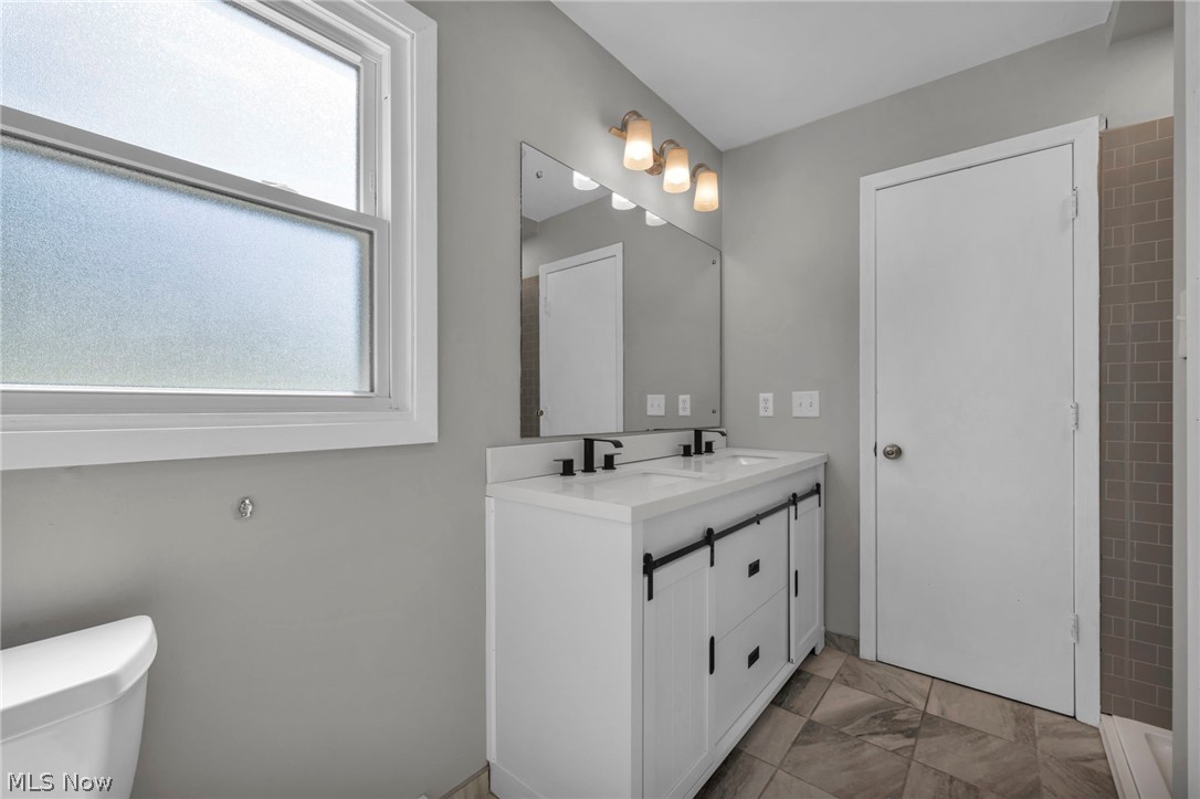 1543 Lindakay Drive Akron OH 44312