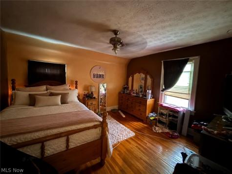 2906 Grovewood Avenue Parma OH 44134