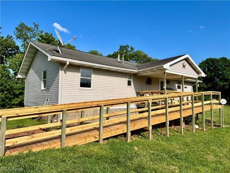 104 Woodcrest Lane Marietta OH 45750