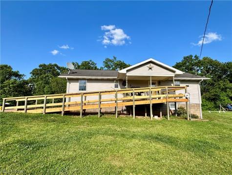 104 Woodcrest Lane Marietta OH 45750