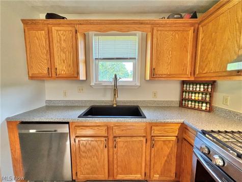 104 Woodcrest Lane Marietta OH 45750