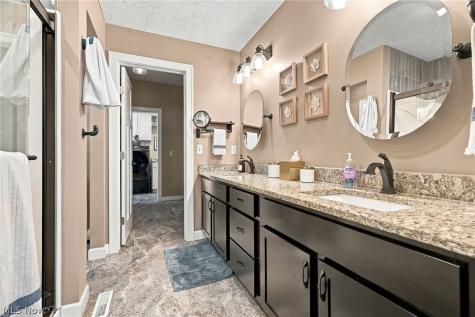 5944 Freitag NW Canton OH 44718