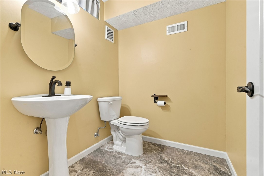 5944 Freitag NW Canton OH 44718