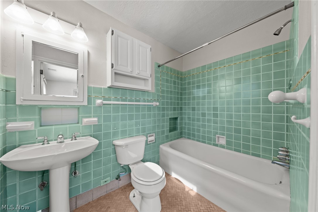 3007 Manchester Road Shaker Heights OH 44122