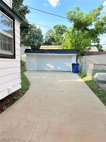 17706 Ponciana Avenue Cleveland OH 44135