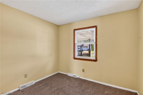 2426 Russell Avenue Youngstown OH 44509