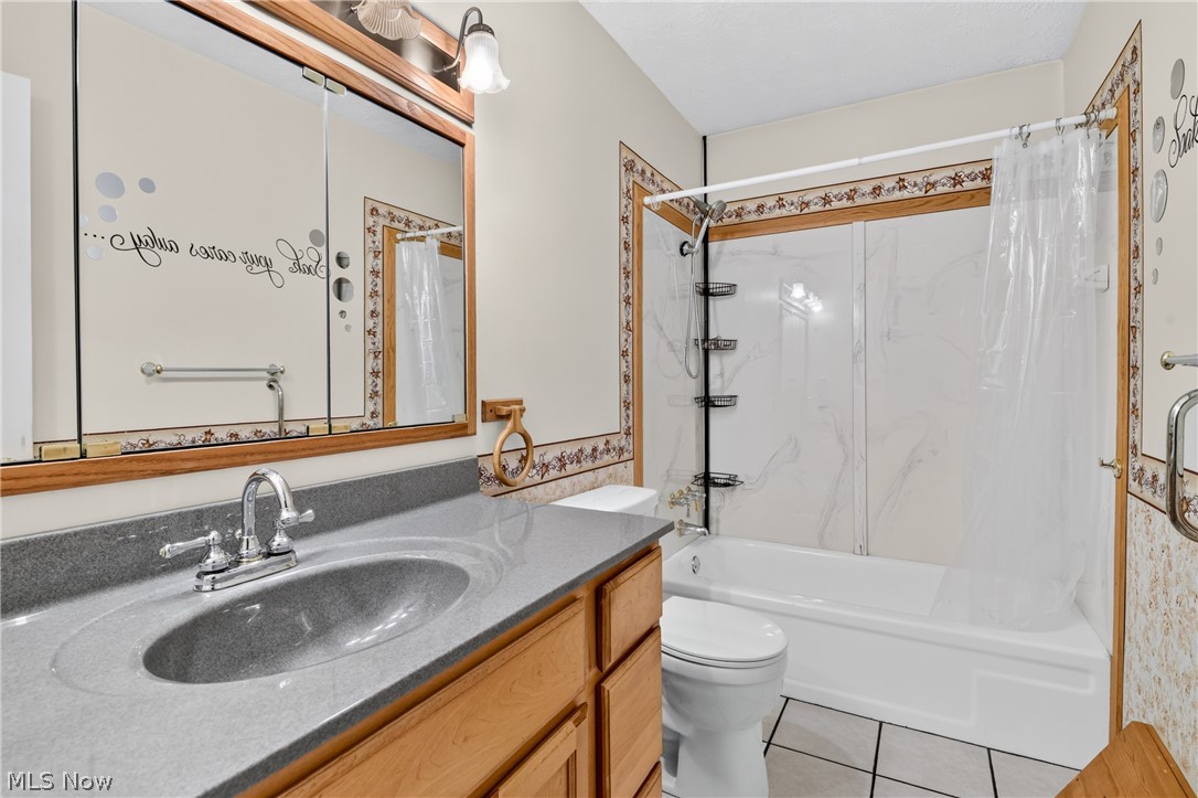 2426 Russell Avenue Youngstown OH 44509