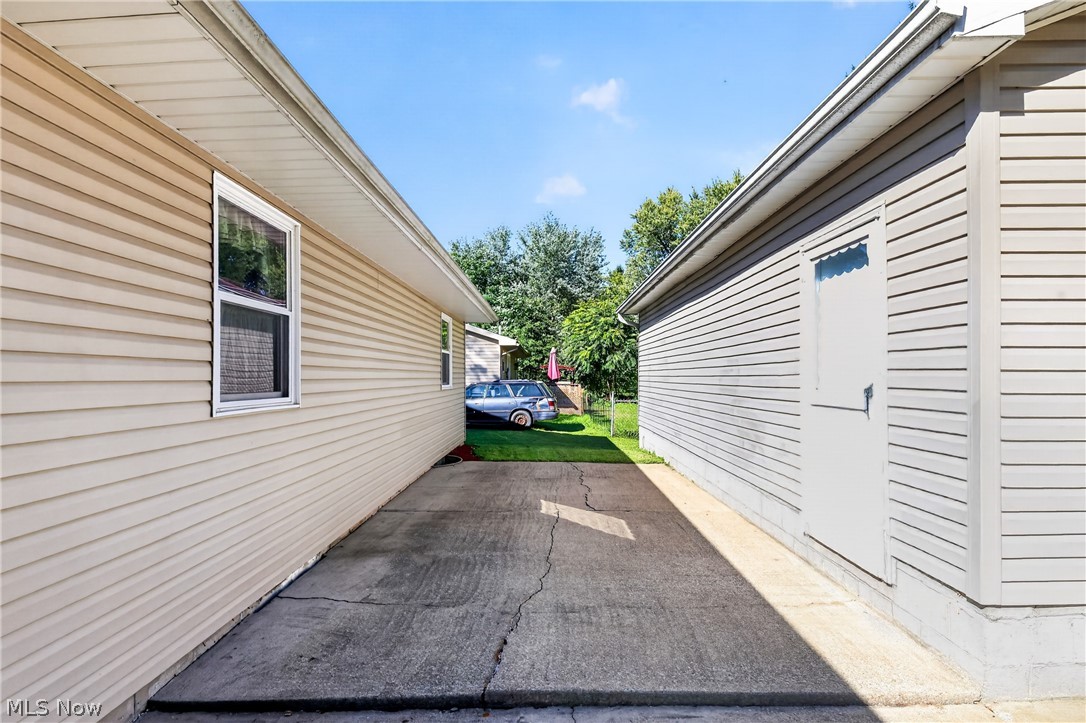 2426 Russell Avenue Youngstown OH 44509