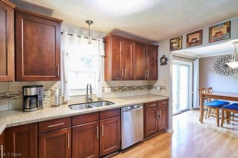 9307 Strausser Street NW Massillon OH 44646