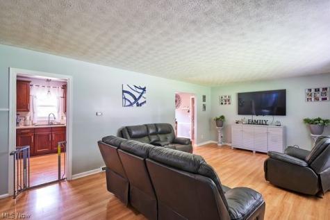 9307 Strausser Street NW Massillon OH 44646