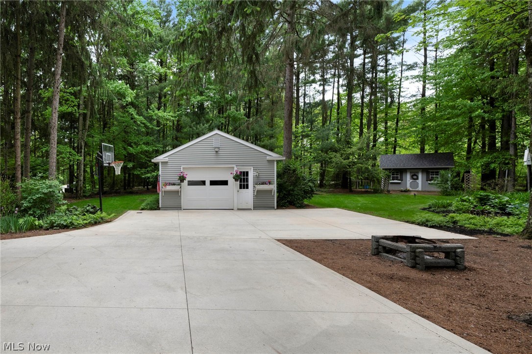 11635 Twin Mills Lane Chardon OH 44024