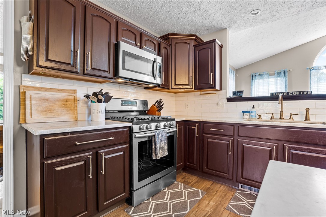 9195 Victoria Lane North Ridgeville OH 44039
