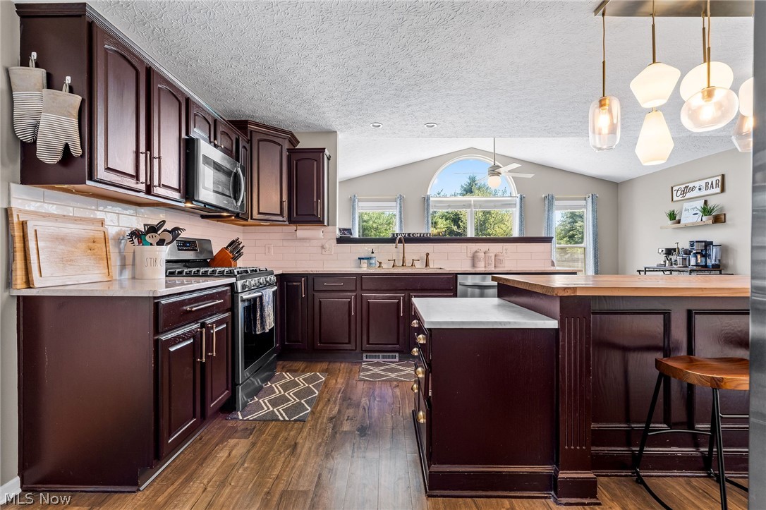 9195 Victoria Lane North Ridgeville OH 44039