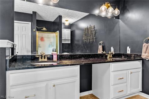 9195 Victoria Lane North Ridgeville OH 44039
