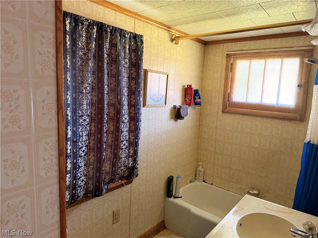 1018 Foster Avenue Cambridge OH 43725