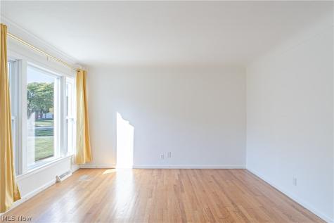 4089 Stonehaven Road South Euclid OH 44121