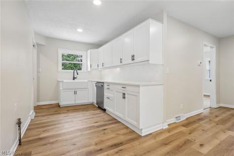 843 11th Street SE Massillon OH 44646