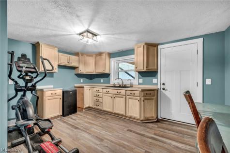 12100 Hoover Avenue NW Uniontown OH 44685