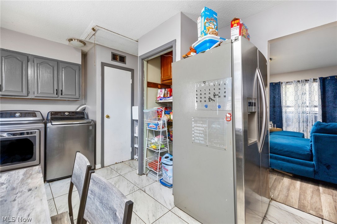 15806 Eleanore Drive Cleveland OH 44135
