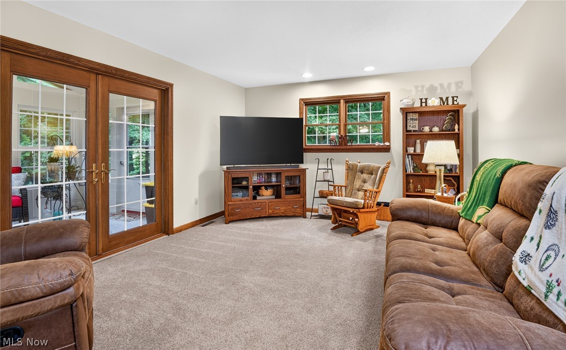 8963 Kettering Road East Rochester OH 44625