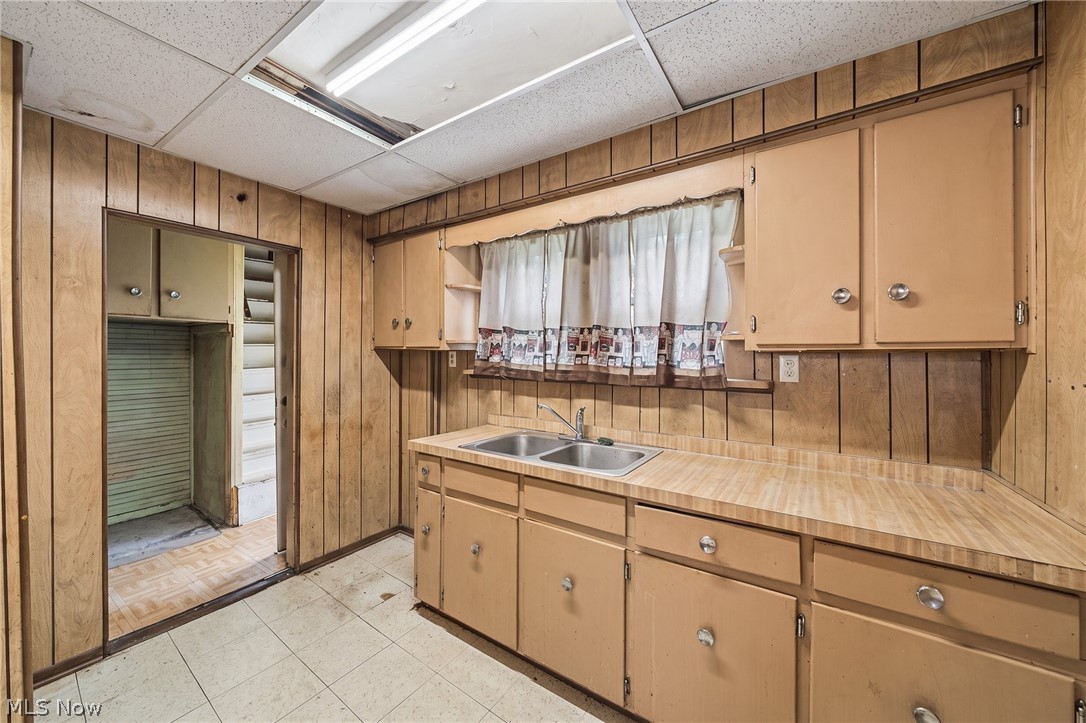1161 7th Avenue Akron OH 44306