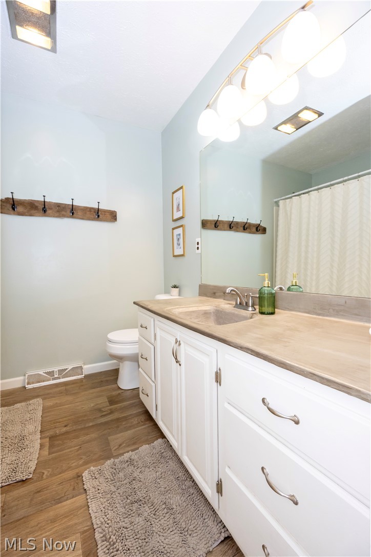 708 Youngs Terrace Loudonville OH 44842