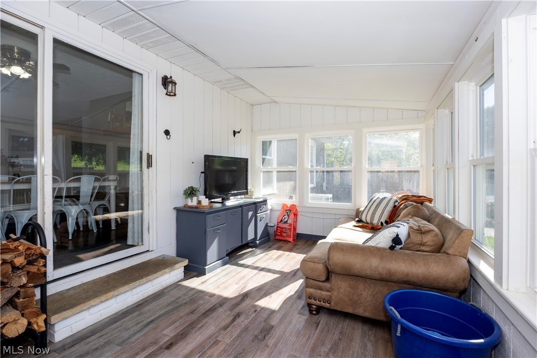 708 Youngs Terrace Loudonville OH 44842