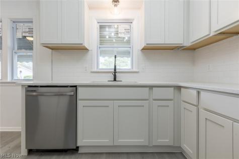 29307 Lake Shore Boulevard Willowick OH 44095