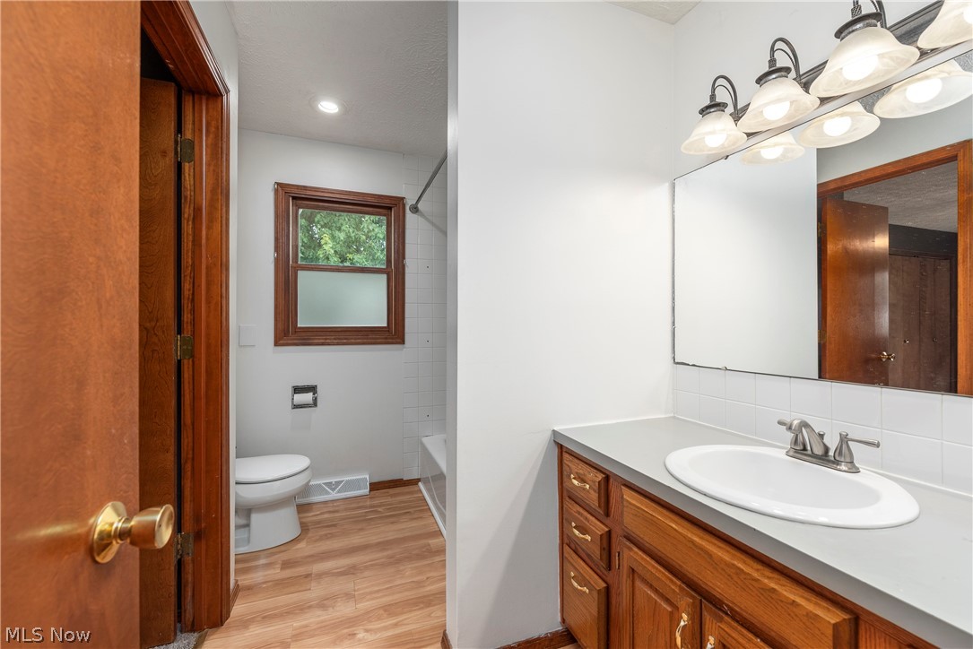 7404 Hidden Glen Drive Amherst OH 44001