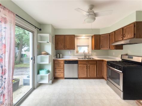 1517 Holmden Road South Euclid OH 44121