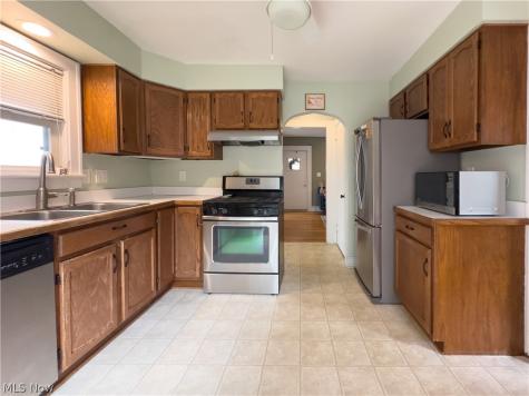 1517 Holmden Road South Euclid OH 44121