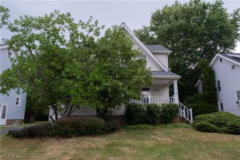 1517 Holmden Road South Euclid OH 44121