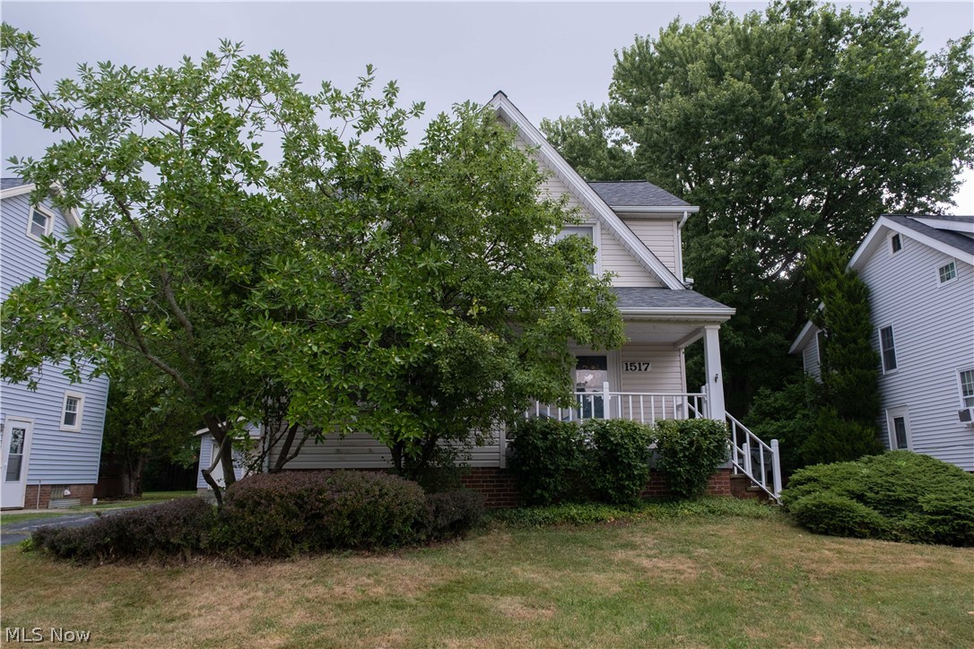 1517 Holmden Road South Euclid OH 44121