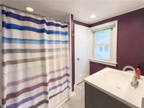 1517 Holmden Road South Euclid OH 44121