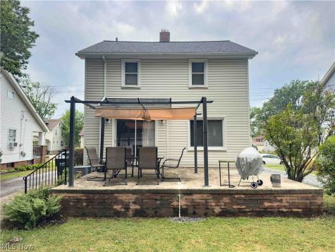 1517 Holmden Road South Euclid OH 44121