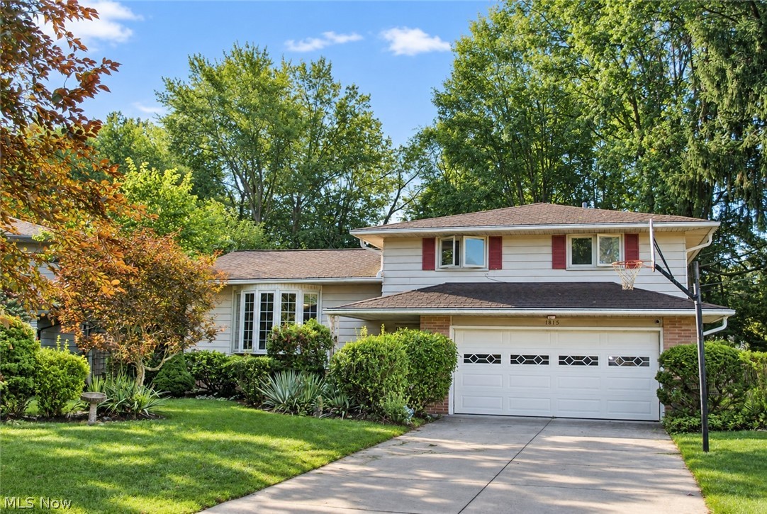 1815 Oaklawn Drive Parma OH 44134
