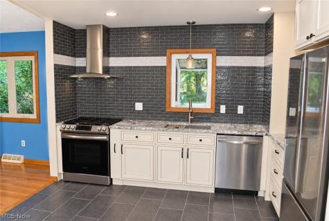 1815 Oaklawn Drive Parma OH 44134