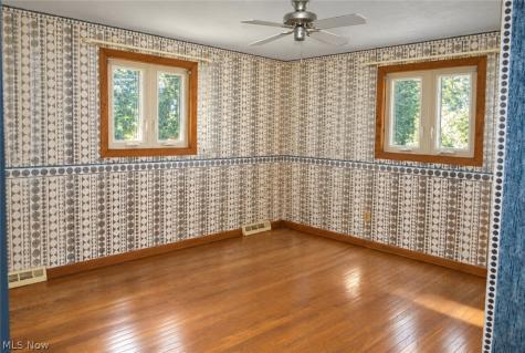 1815 Oaklawn Drive Parma OH 44134