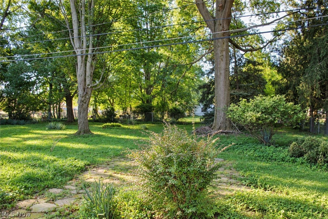 1815 Oaklawn Drive Parma OH 44134